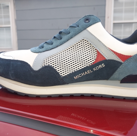 Size 10 Michael Kors shoes - Picture 2 of 4